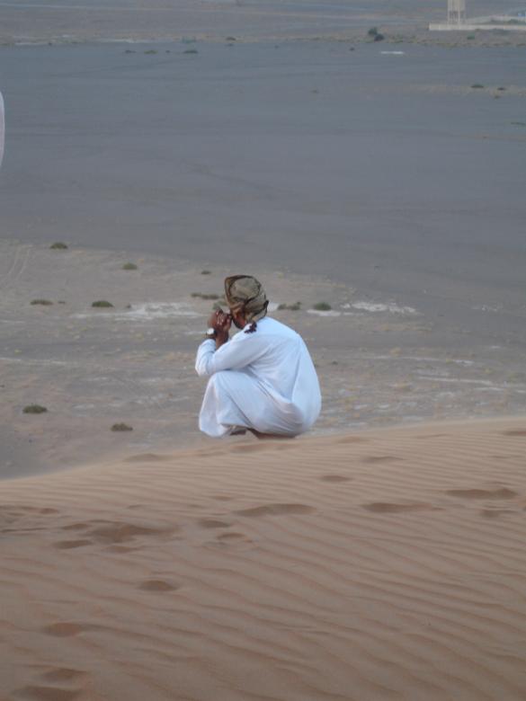 Free stock image of Omani desert people created by Aparna Khanna