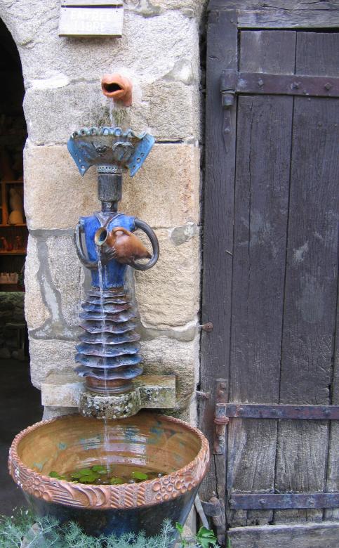 Free stock image of Blue fountain created by Stéphanie Ghesquier