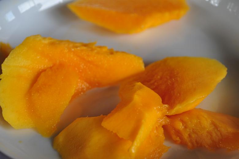 Free stock image of Delicious mango slices created by Eduardo Cleofe