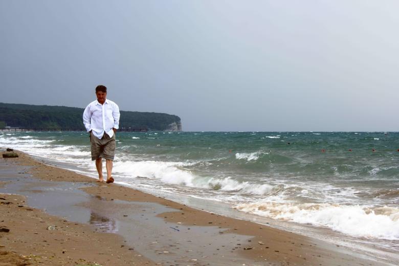 Free stock image of Walking on the beach created by 2happy