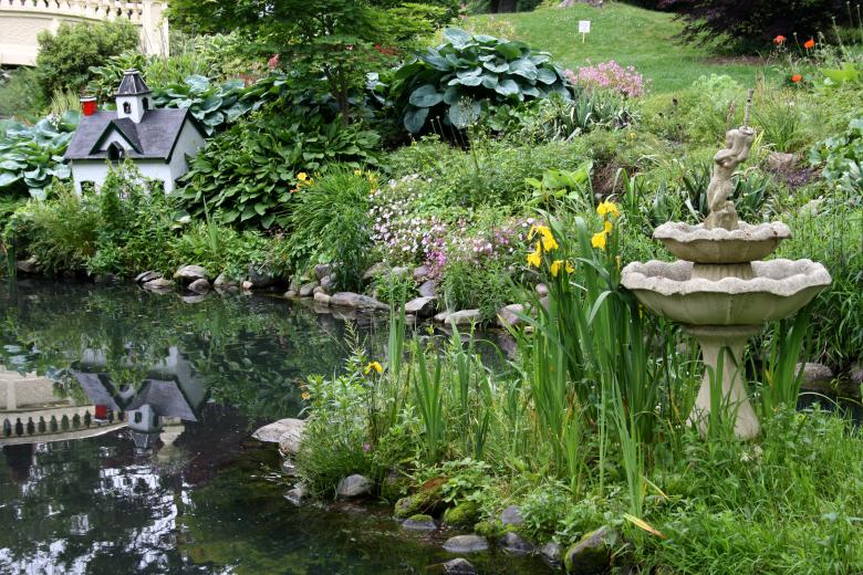 Free stock image of Fountain in garden created by Danny Ouellet
