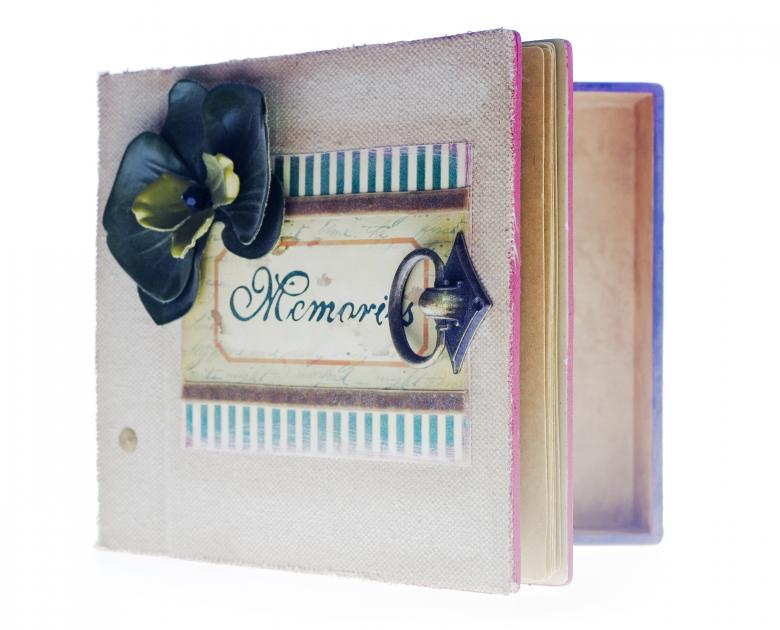 Free stock image of Old Memorial Box created by 2happy