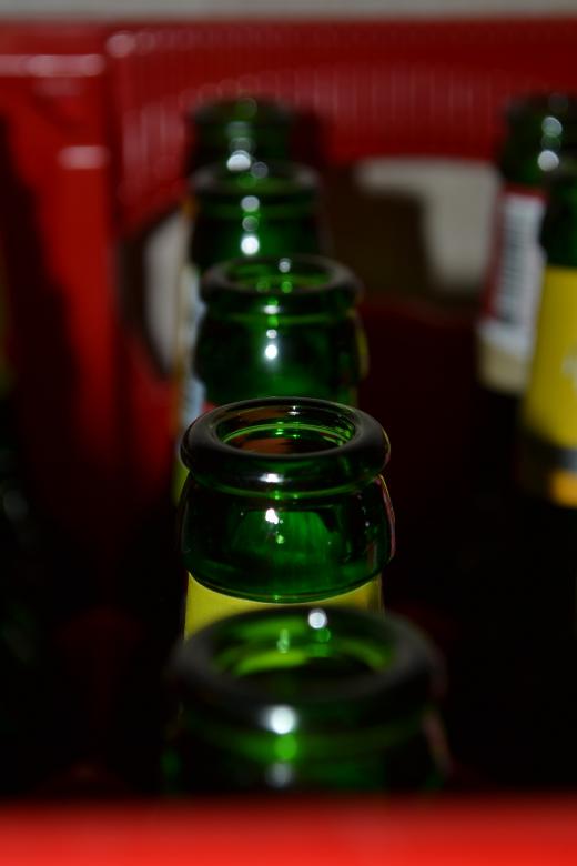 Free stock image of Crate with empty beer bottles created by Tilen Hrovatic