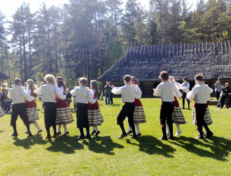 Free stock image of Traditional Dance, Tallin created by David Pellon