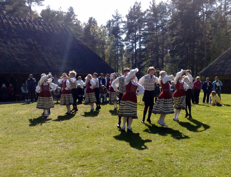 Free stock image of Traditional Dance, Tallin created by David Pellon