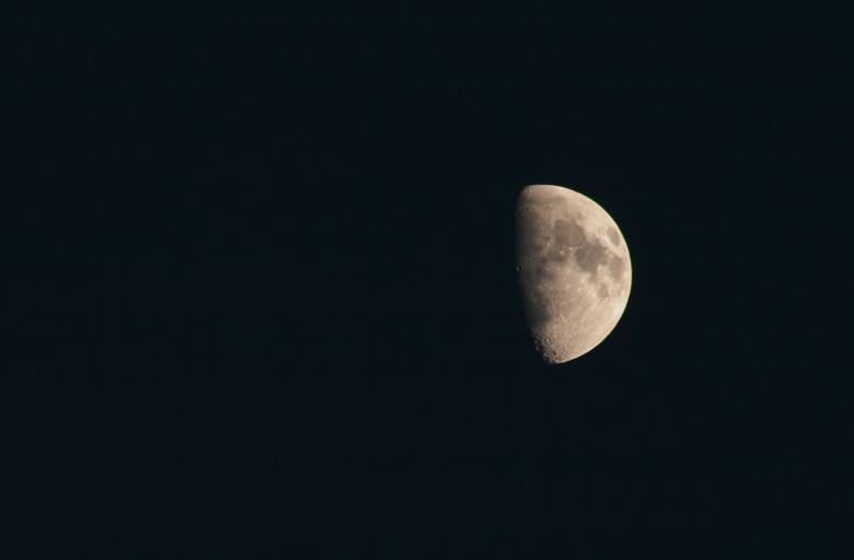 Free stock image of Half moon created by Luka