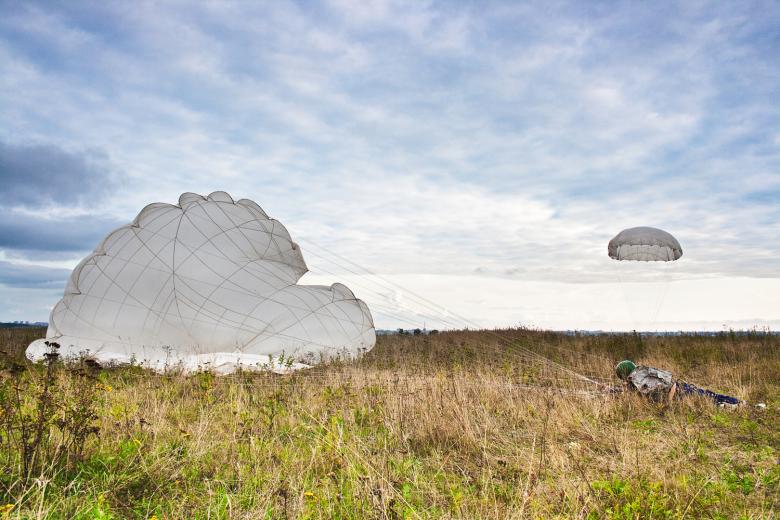 Free stock image of skydiver created by 2happy