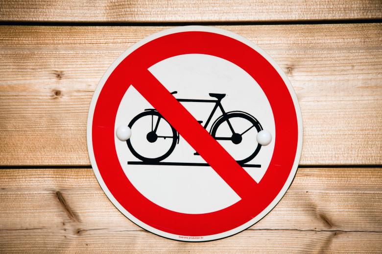 Free stock image of No bicycle sign created by Luka