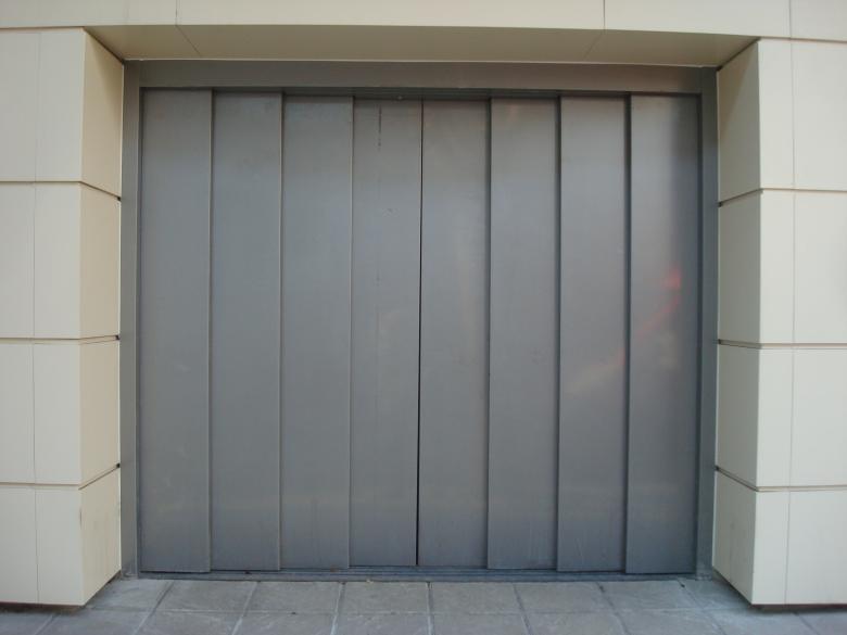 Free stock image of Metal garage door created by Boris Kyurkchiev