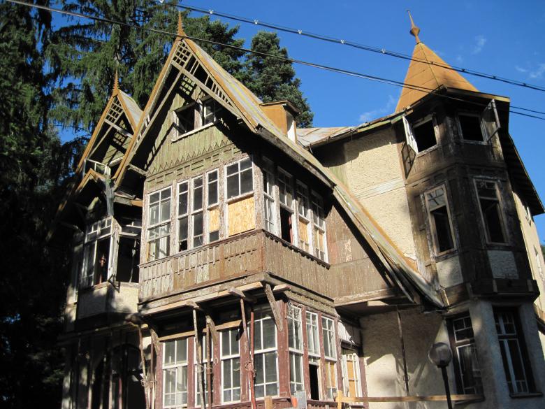 Free stock image of Abandoned wooden house created by Boris Kyurkchiev