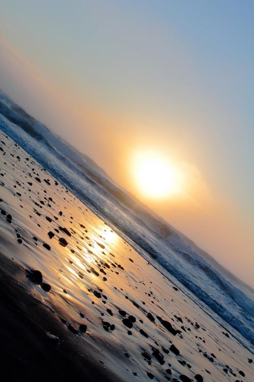 Free stock image of Sunrise on Beach created by Joses Tirtabudi
