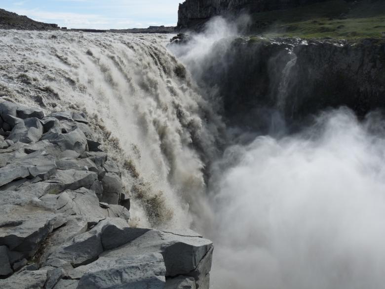 Free stock image of Icelandic waterfall created by Melissa Bjarnadottir