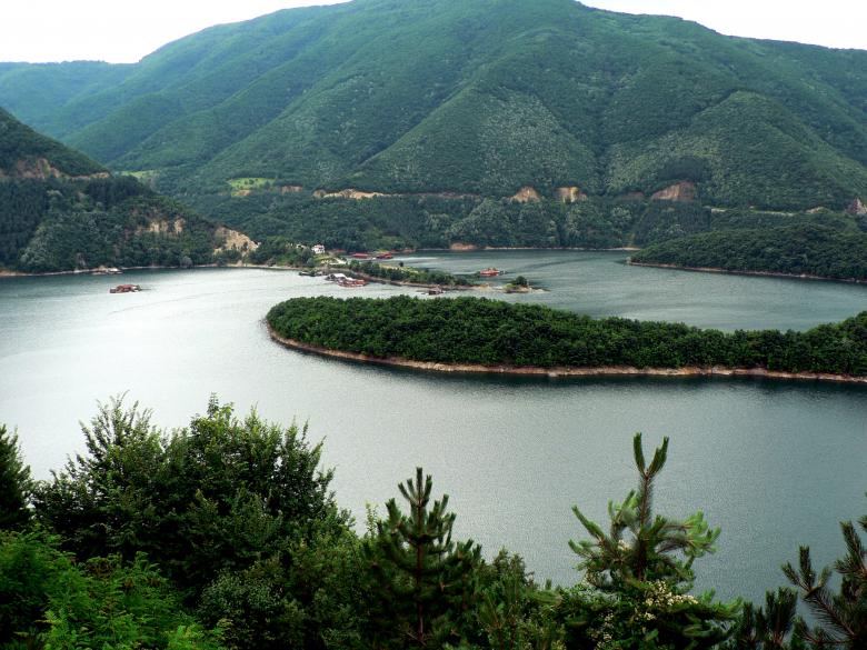 Free stock image of Lake and mountains created by Boriana Ditcheva