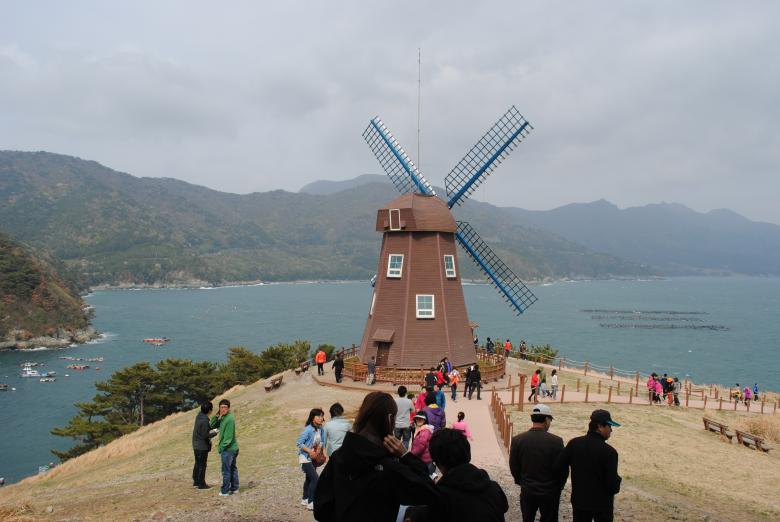 Free stock image of Windmill near the Seashore created by Gily Tenorio