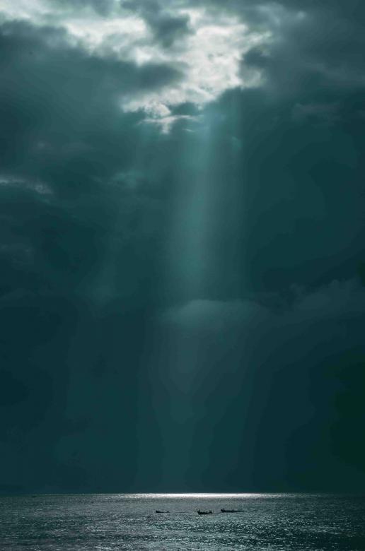 Free stock image of Sun light Falling on sea created by DEEPU DAS