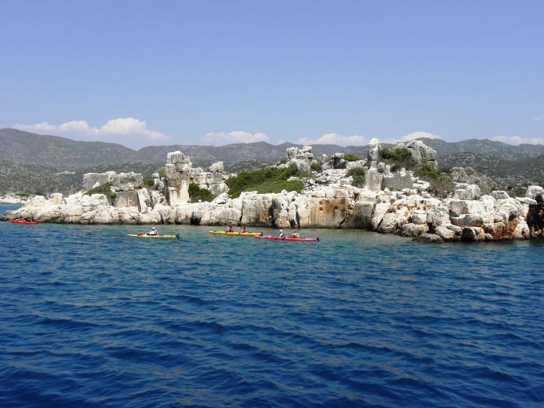 Free stock image of Young people kayaking created by Yuliy Ganev
