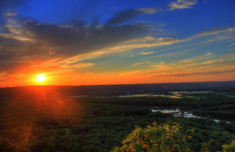 Free stock image of Sunset over the River Valley created by Yinan Chen