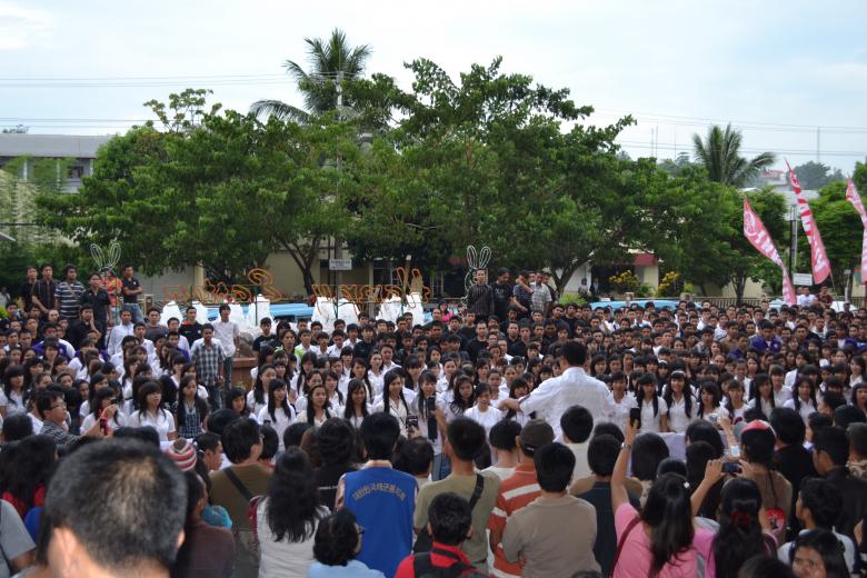 Free stock image of Outdoor Choir created by Ryan Jhoe
