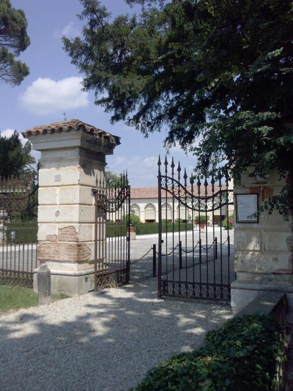 Free stock image of Open gate created by francesco scanagatta