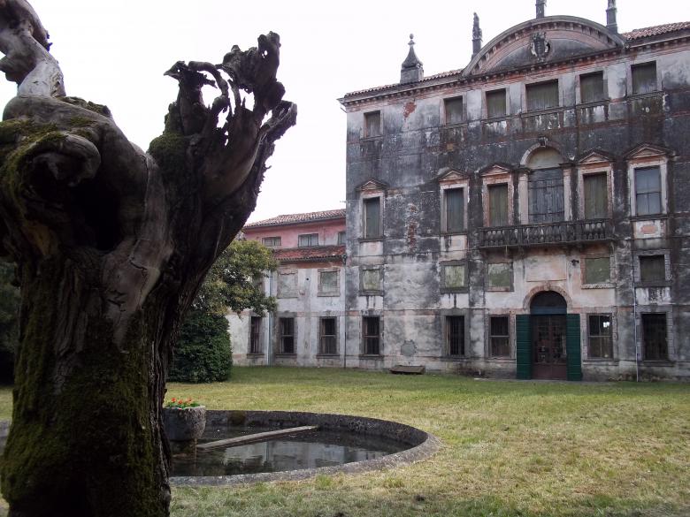 Free stock image of Ancient villa created by francesco scanagatta