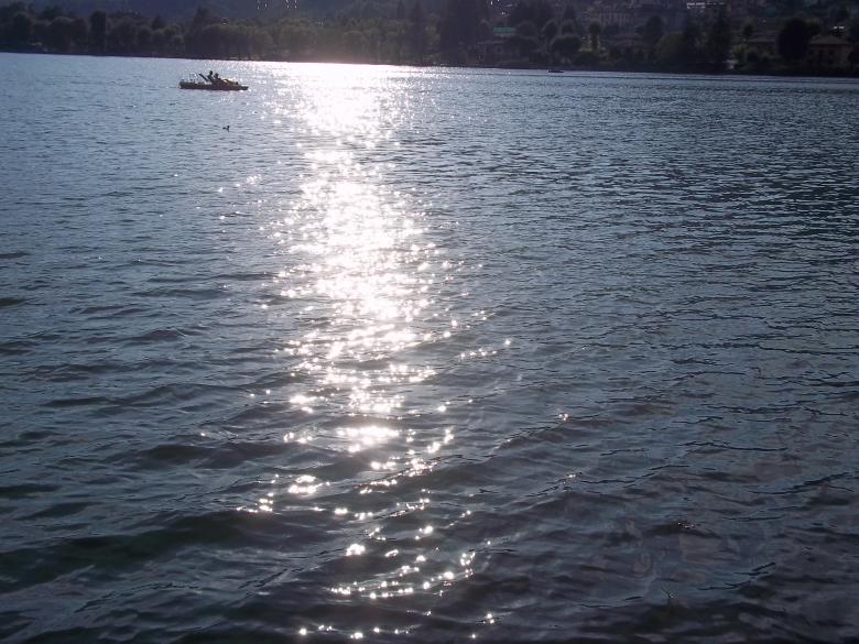 Free stock image of Sun on the lake created by francesco scanagatta