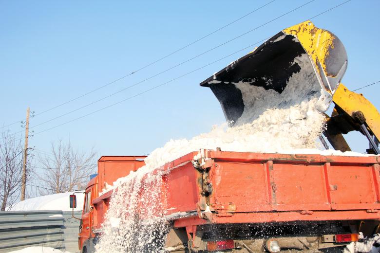 Free stock image of Snow on the truck created by 2happy