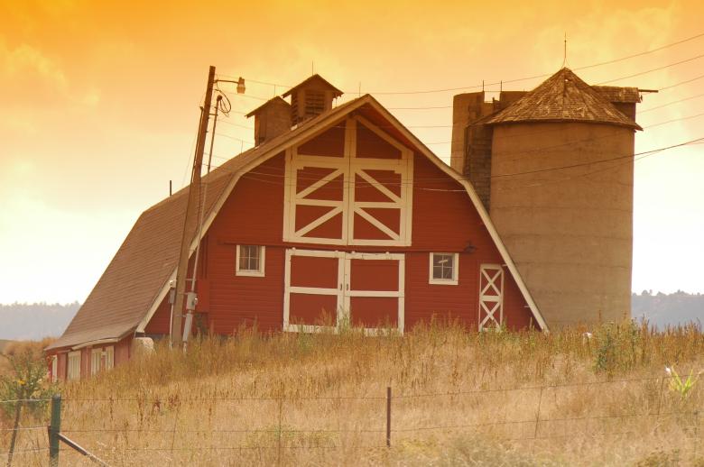 Free stock image of Old Red Barn and Silo created by Chance Buell