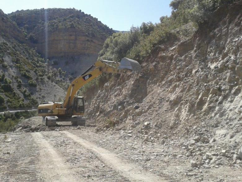 Free stock image of Bulldozer working created by chakomajaw