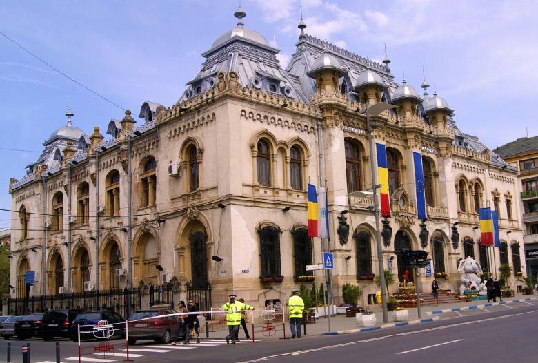 Free stock image of Craiova City Hall created by Shaggy