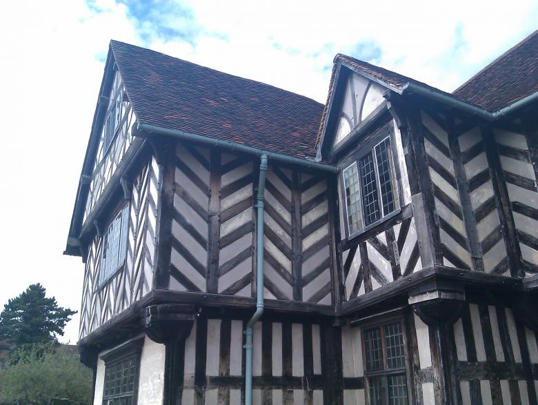 Free stock image of Tudor hall created by Mark Gleeson