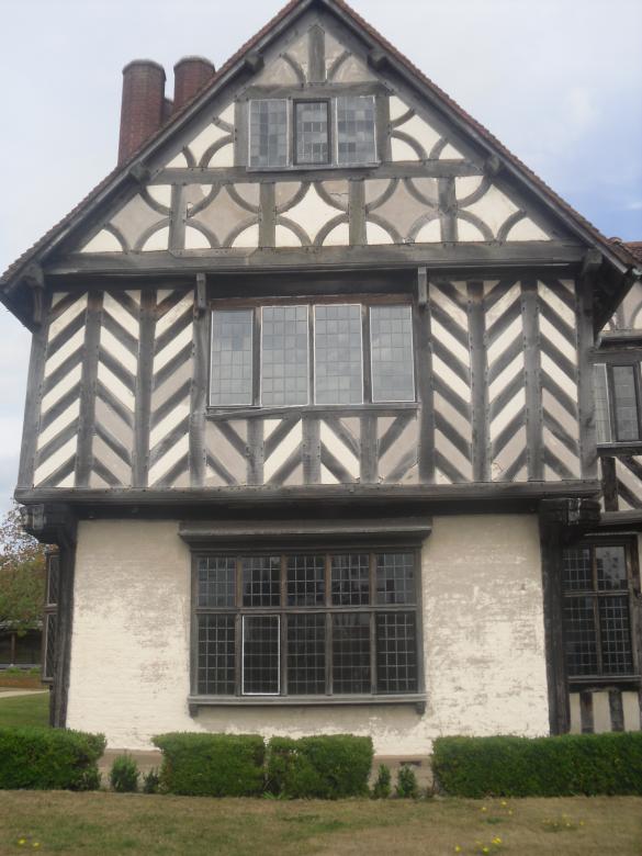Free stock image of Tudor hall created by Mark Gleeson