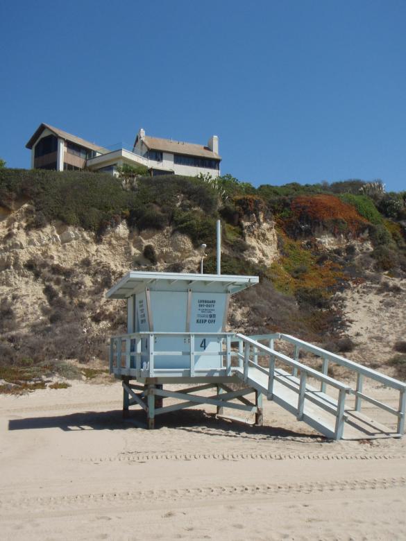 Free stock image of Lifeguard Tower created by Wady Galfskiy