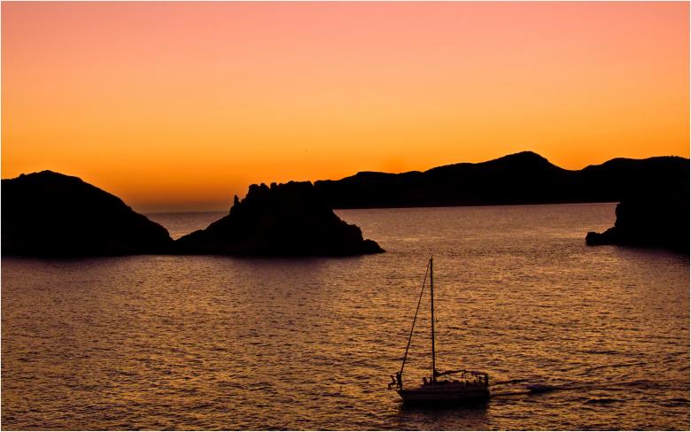 Free stock image of Sunset over sea in mallorca created by Mili Vigerova