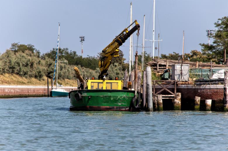 Free stock image of Maintenance barge created by Geoffrey Whiteway