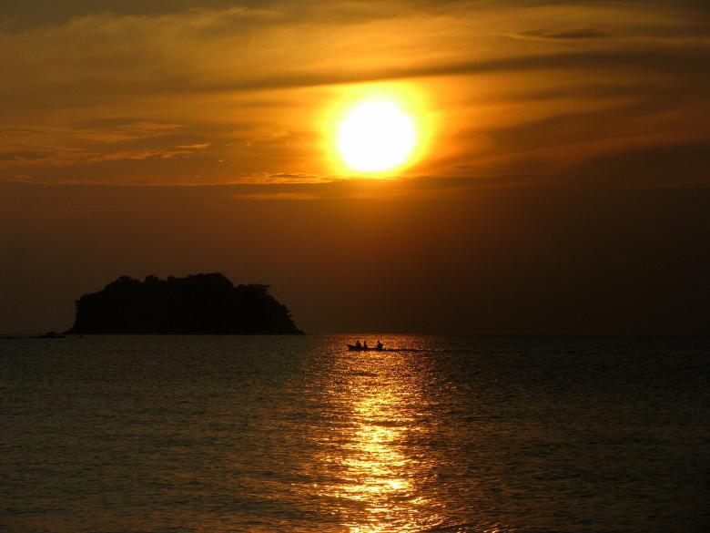 Free stock image of Sunset created by Vincent Barlet