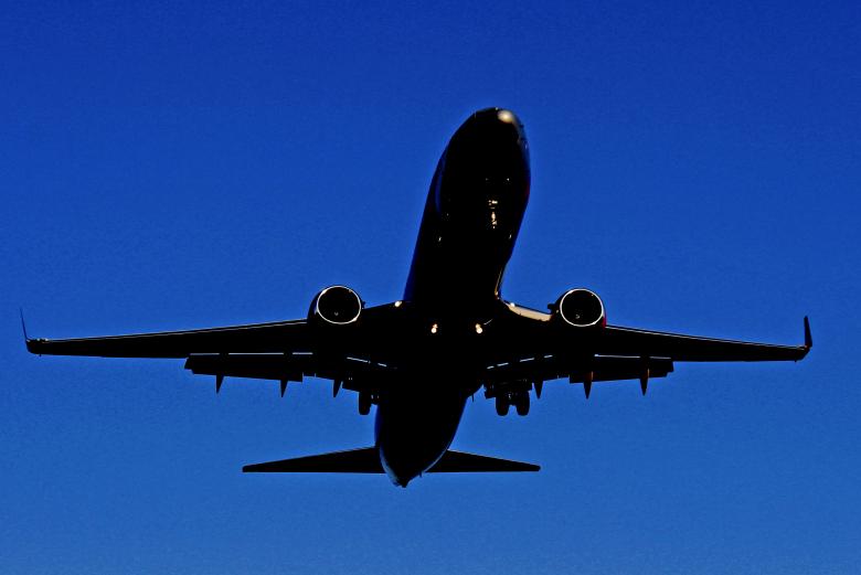 Free stock image of Jetliner landing created by Jack Moreh