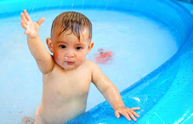 Free stock image of Small baby in the pool created by Jack Moreh