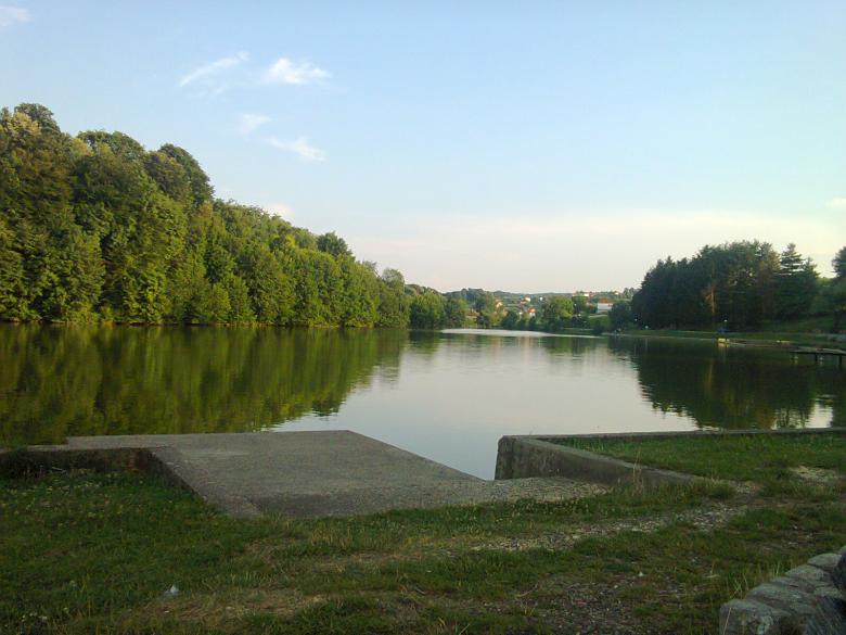 Free stock image of Gradacac Lake, Bosnia created by naser abd