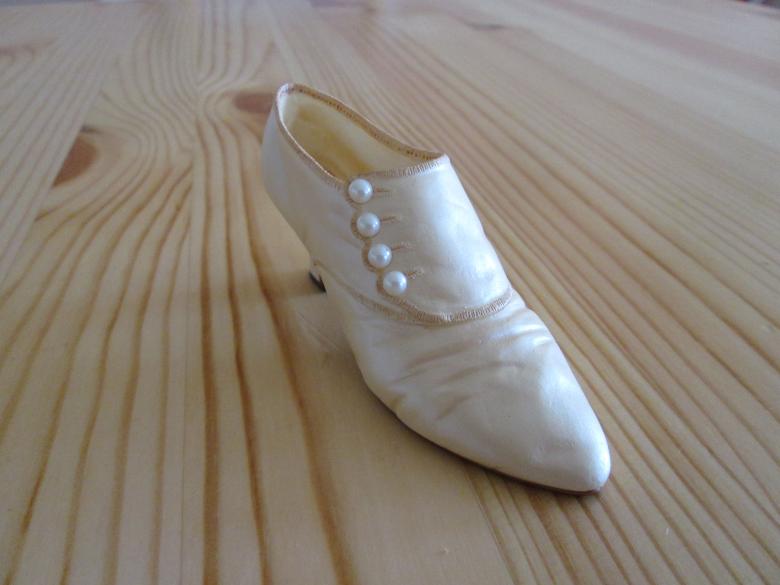 Free stock image of Women Shoe created by Oriel Aurelia Hanson
