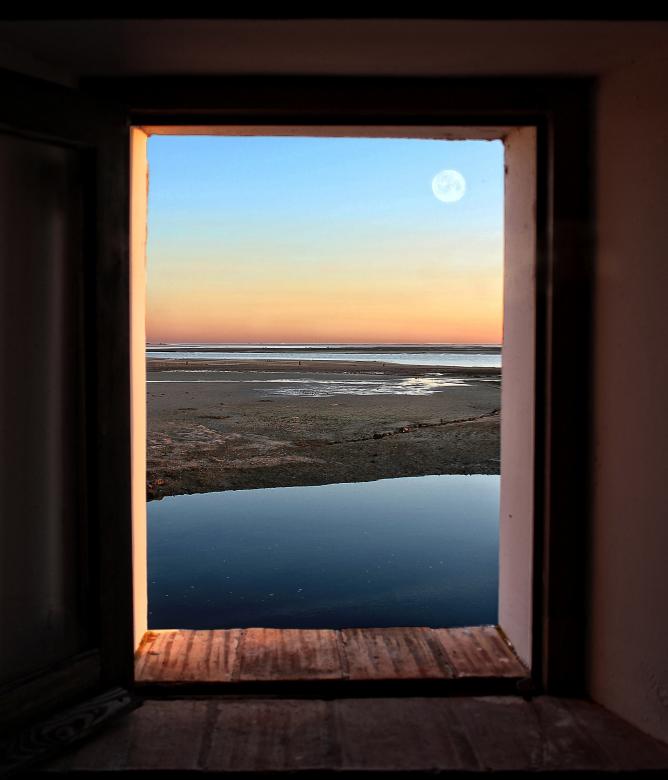 Free stock image of Window onto the end of the day - closeup created by Jack Moreh
