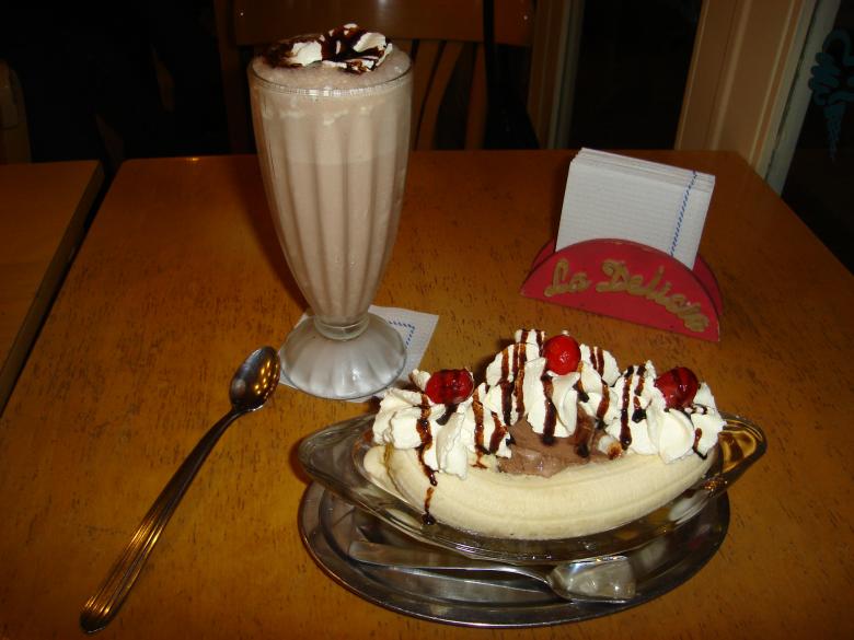 Free stock image of Banana Split created by Fernando M Salinas
