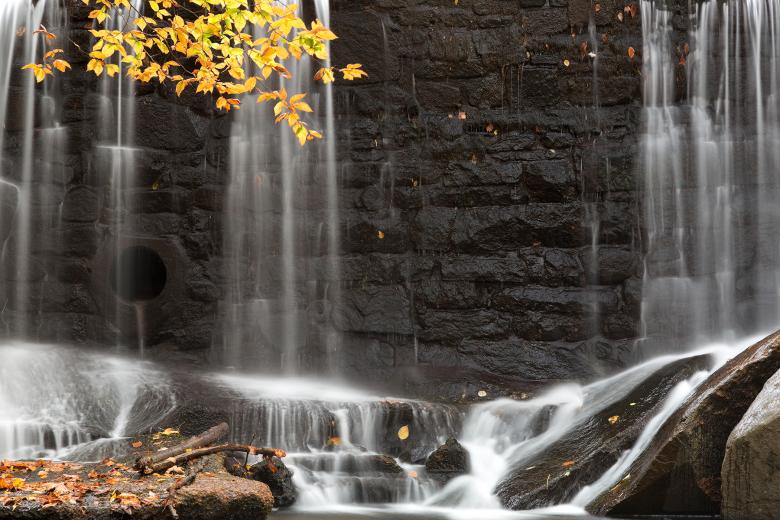 Free stock image of Rock Wall Autumn Falls created by Nicolas Raymond