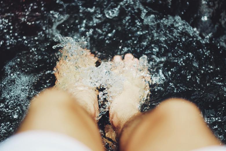 Free stock image of Feet in Water created by Unsplash