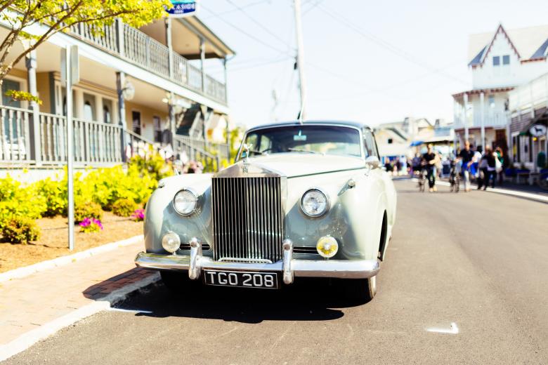 Free stock image of White Rolls Royce created by Unsplash