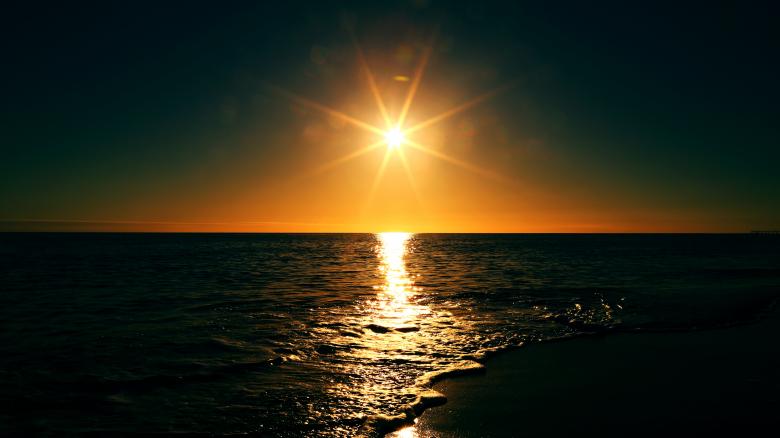 Free stock image of Glare on the beach created by Unsplash