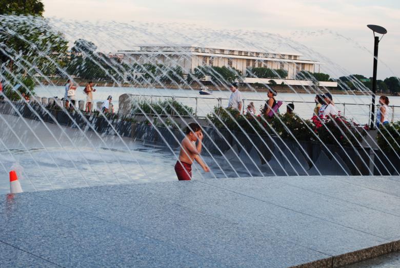 Free stock image of Water Fountain created by Bee 