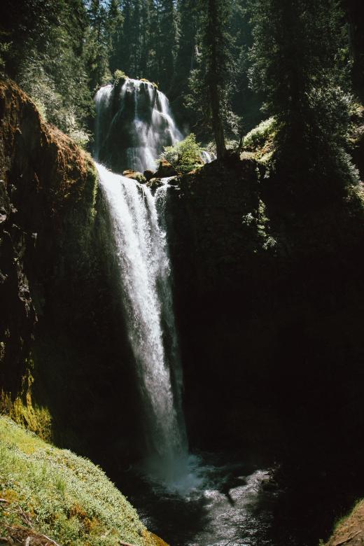 Free stock image of Waterfall created by Unsplash