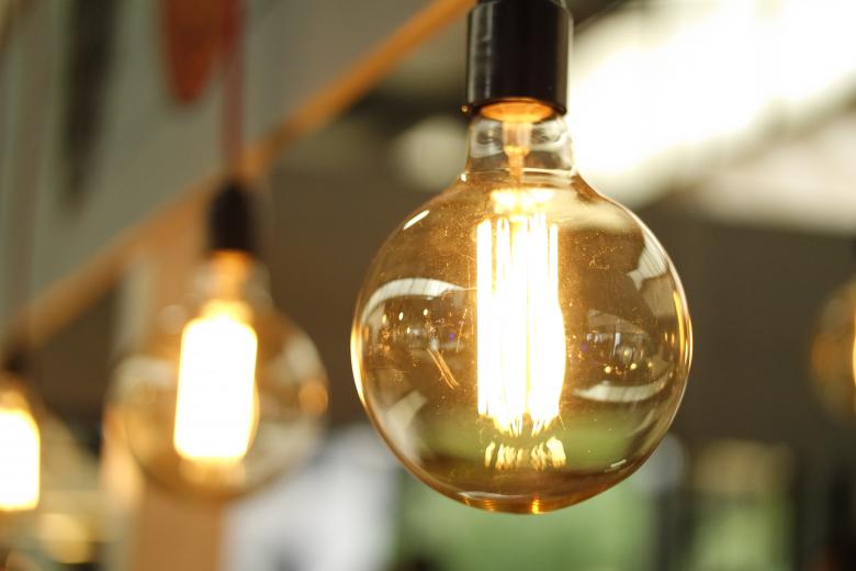 Free stock image of Bulb  created by Pixabay