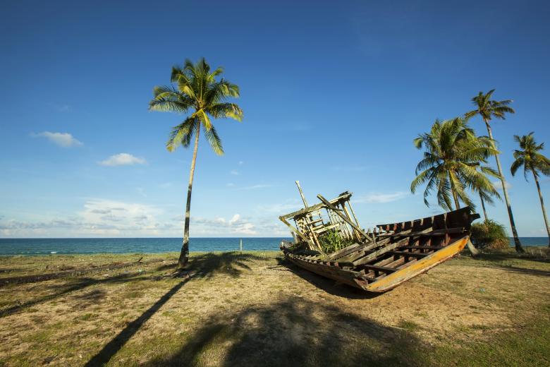 Free stock image of Old Boat on the Beach created by Pixabay