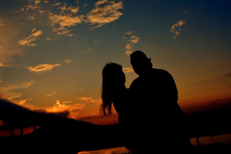 Free stock image of Couple in Romantic Setting created by Pixabay